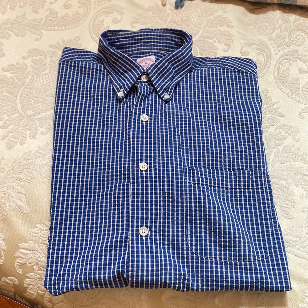 Brooks Brothers Men’s short sleeve seer sucker button down shirt